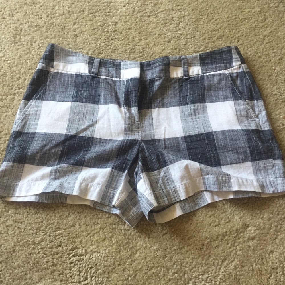 NWOT - Loft outlet shorts - size 8